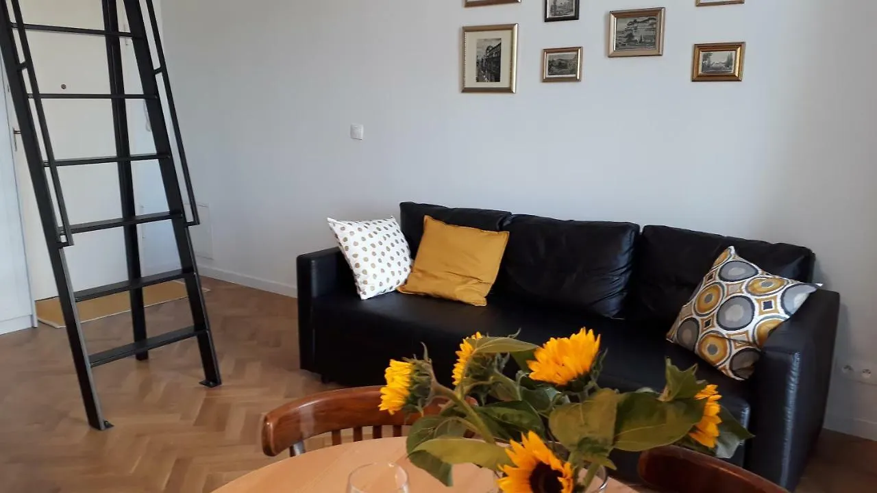 Klimatyczny Apartament Z Antresola Hotel Warsaw Apartment