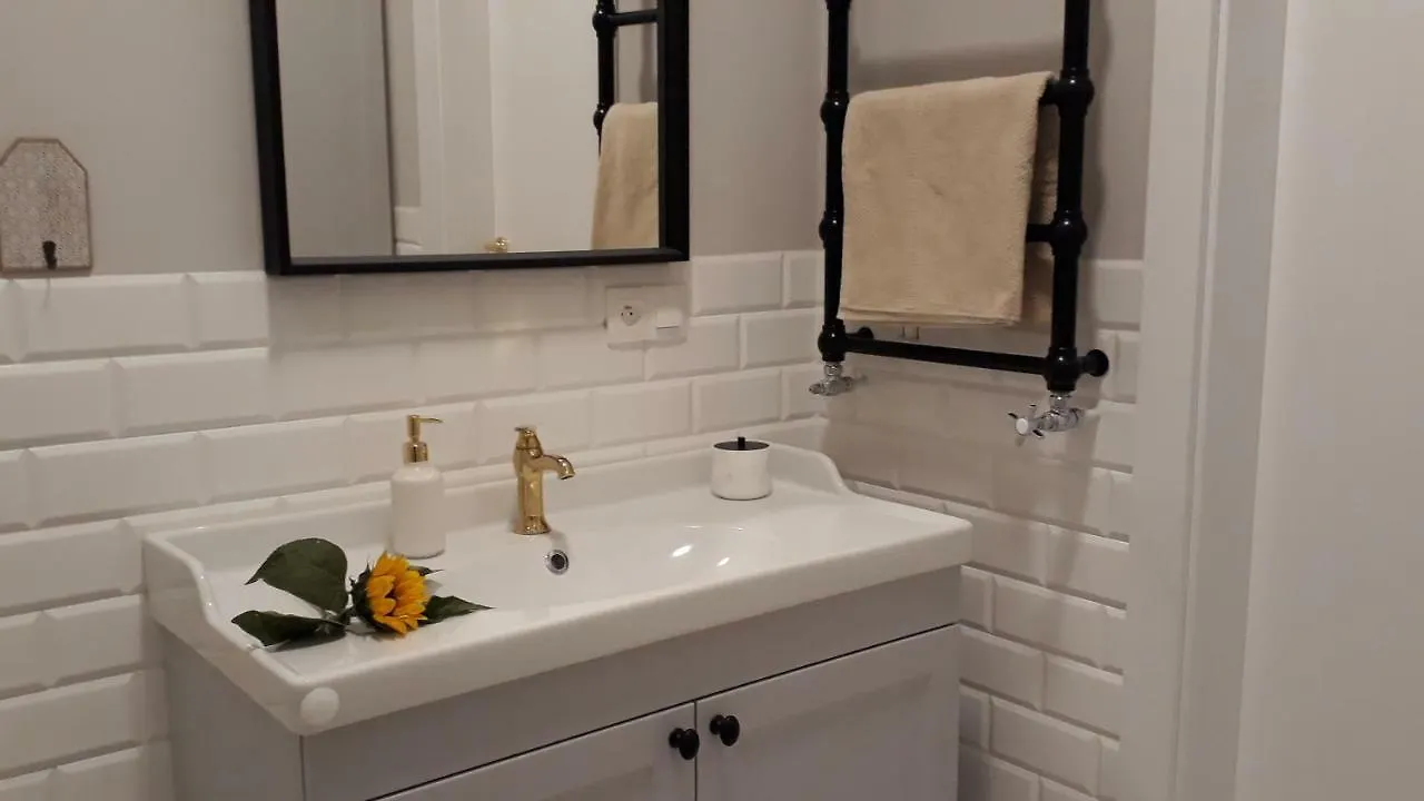 Apartment Klimatyczny Apartament Z Antresola Hotel Warsaw Poland